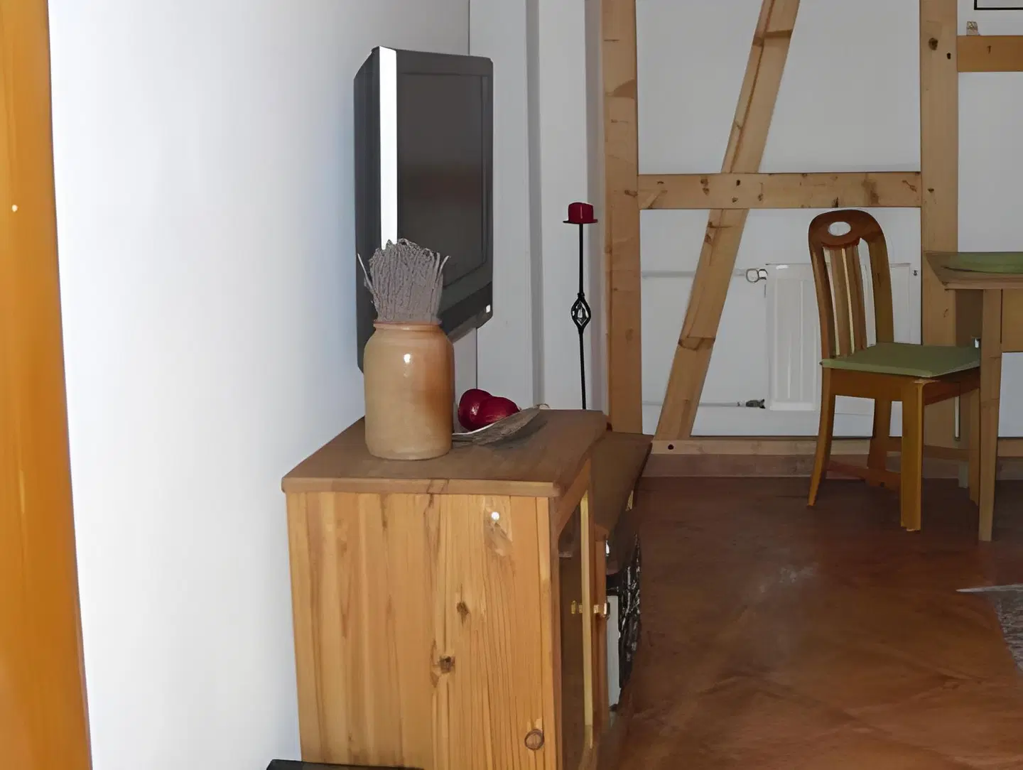 Reuss ROOM_EXAMPLE