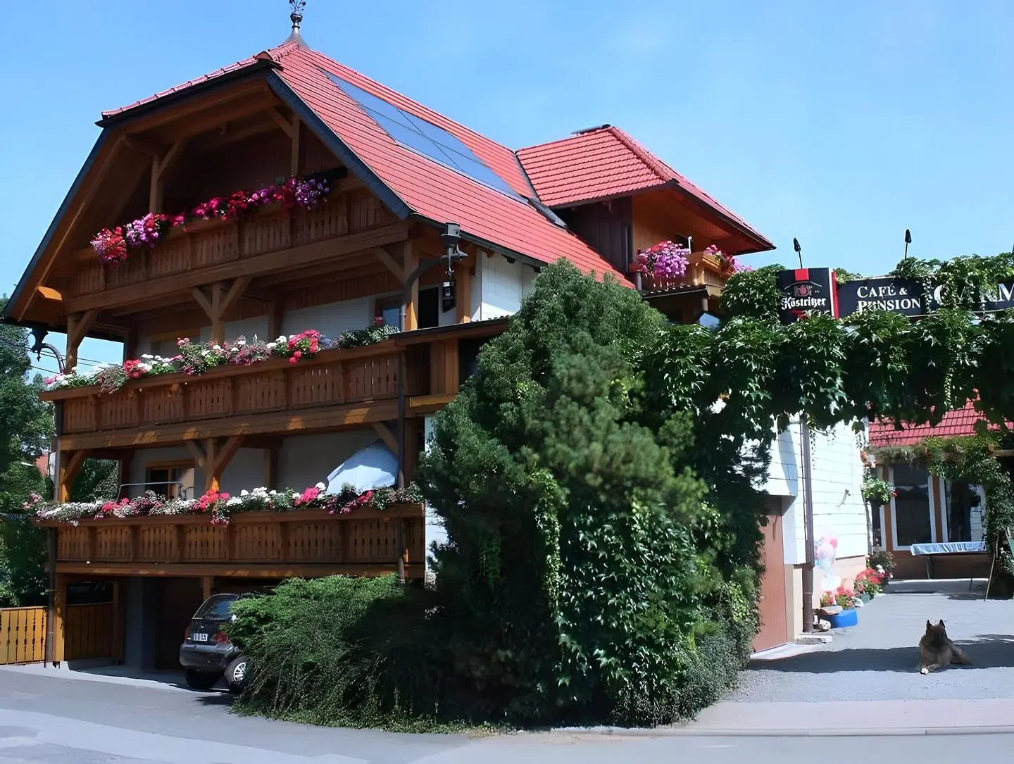 Carmen EXTERIOR