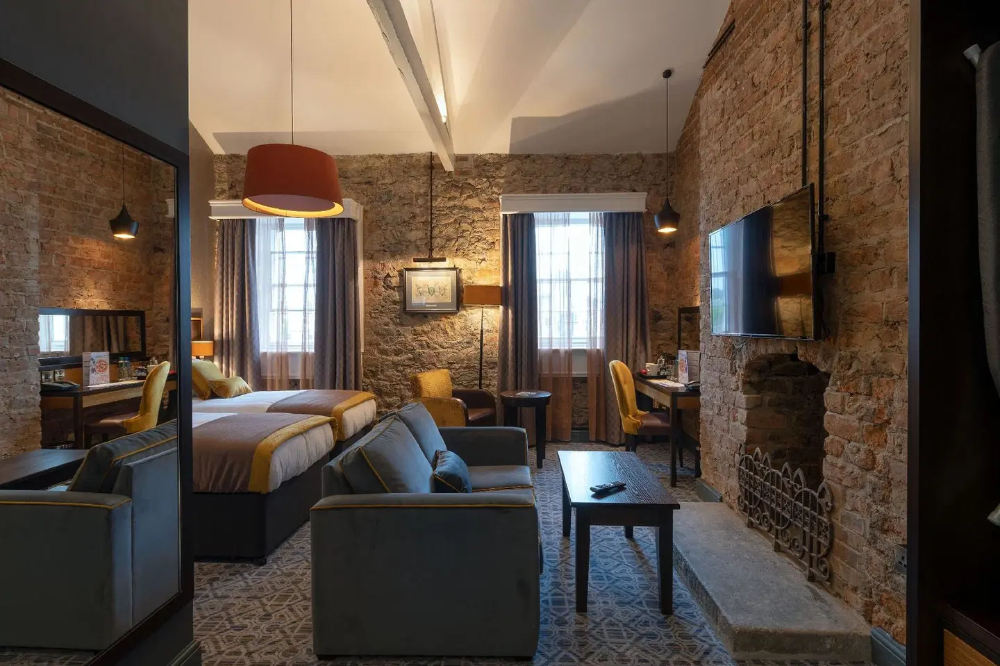 The Old Borough by Wetherspoon LOUNGE_LOBBY