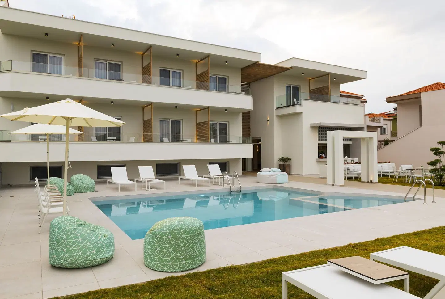 Motivo Thassos OUTDOOR_POOL