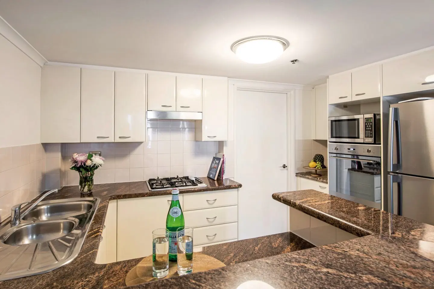 Oaks Sydney Castlereagh Suites ROOM_EXAMPLE