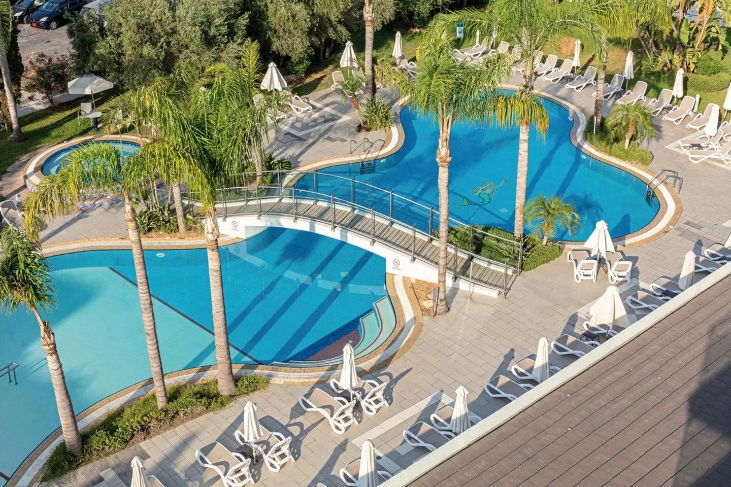 Anesis OUTDOOR_POOL