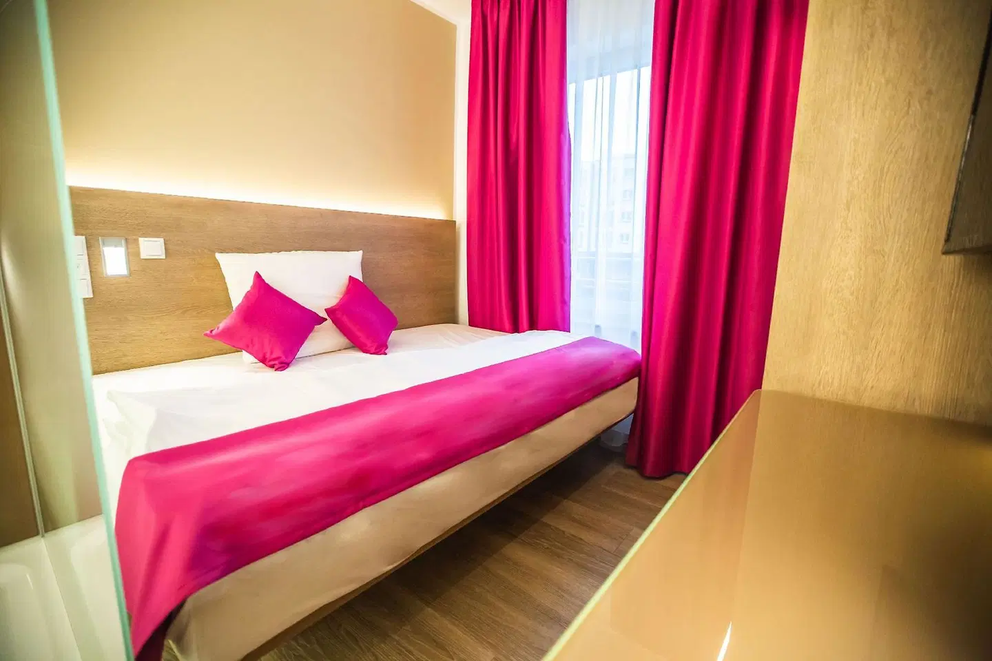 Hotel Luckys Inn ROOM_EXAMPLE