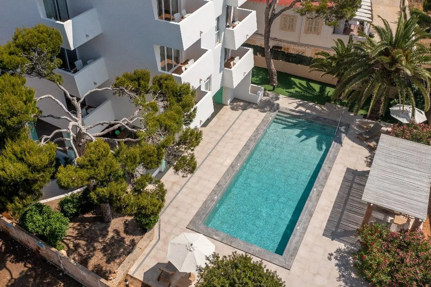 Andreas OUTDOOR_POOL