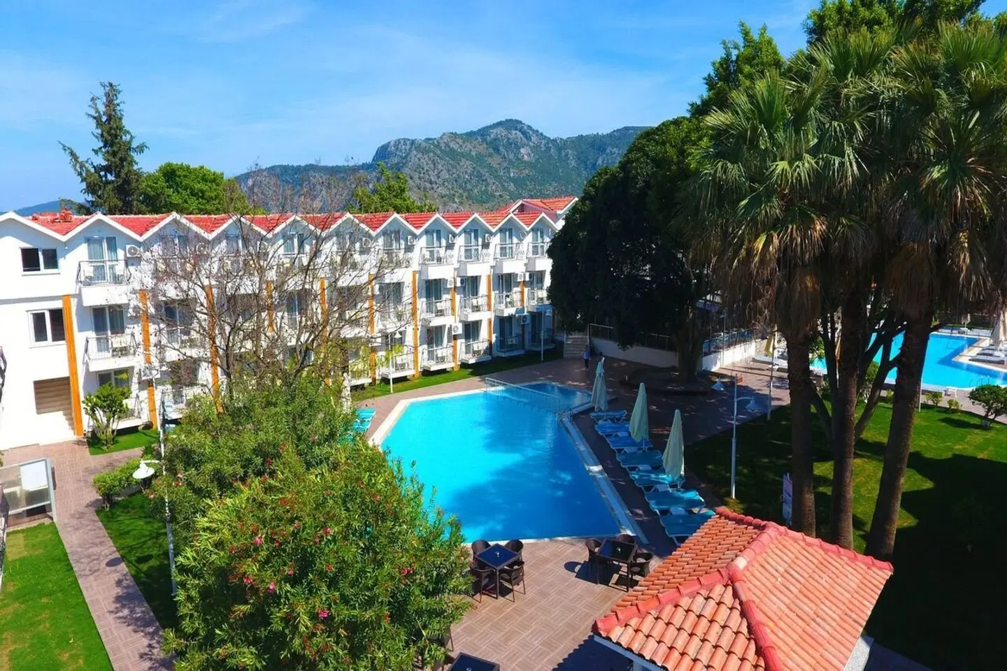 Grand Emir Hotel & Spa OUTDOOR_POOL