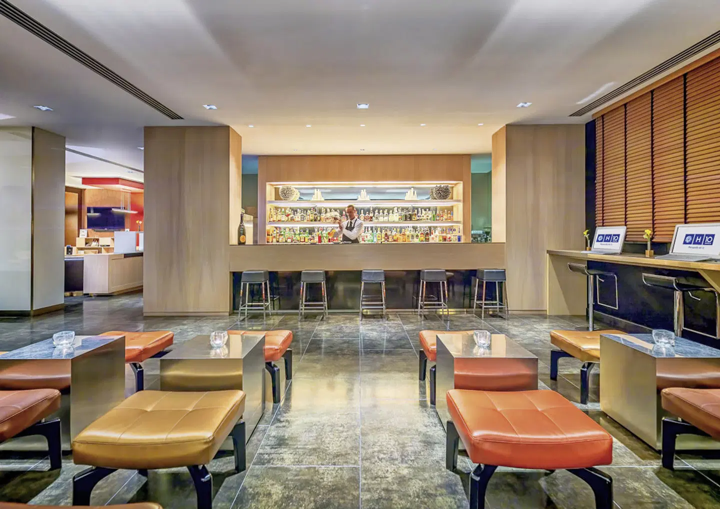 H10 roma Città Bar