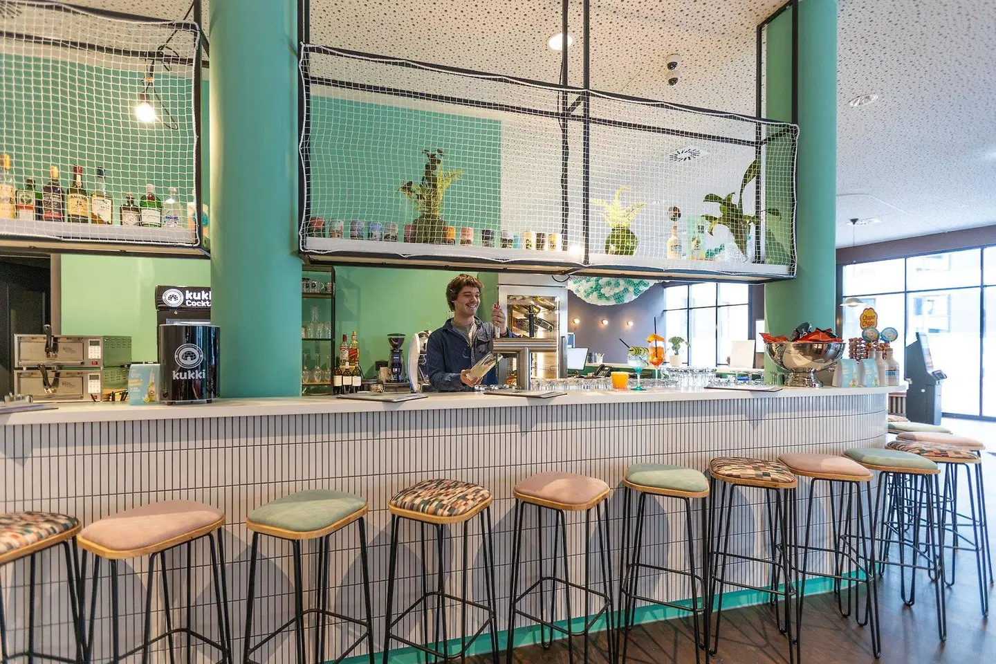 Holiday Inn - the niu, Wave Karlsruhe City Park Bar