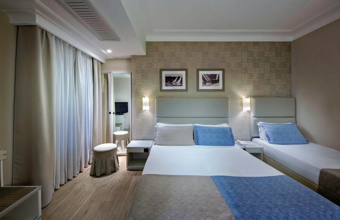 BW Signature Collection Hotel Paradiso ROOM_EXAMPLE