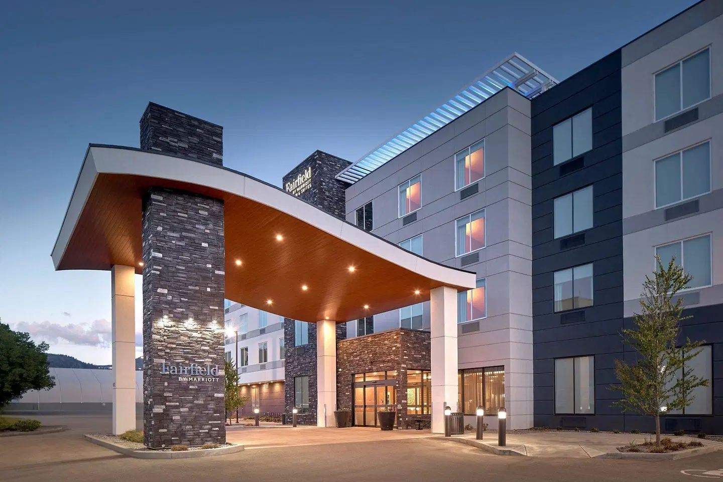Fairfield Inn & Suites by Marriott Penticton EXTERIOR