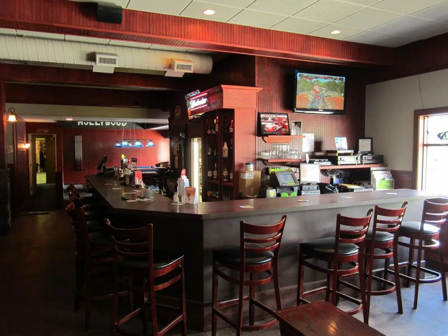 Wells Gray Inn Bar
