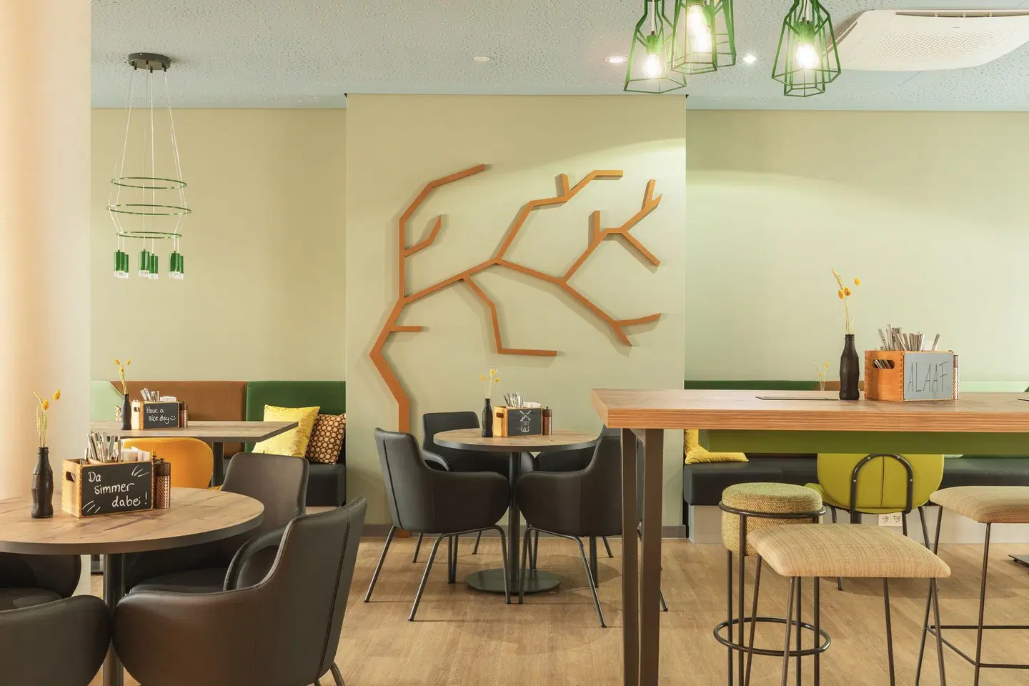Holiday Inn - the niu, Mill Cologne Mülheim Bar