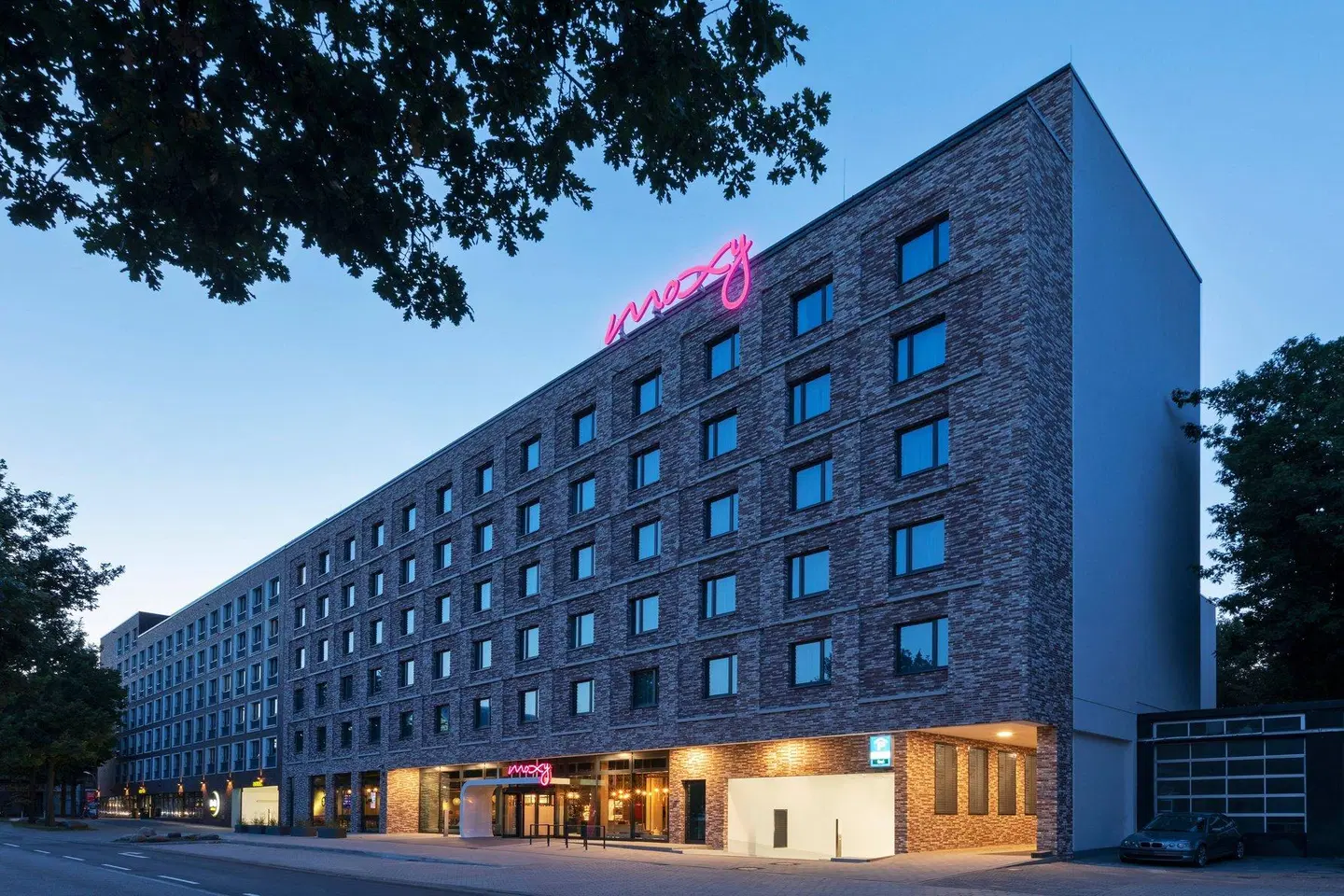 Moxy Hamburg City EXTERIOR