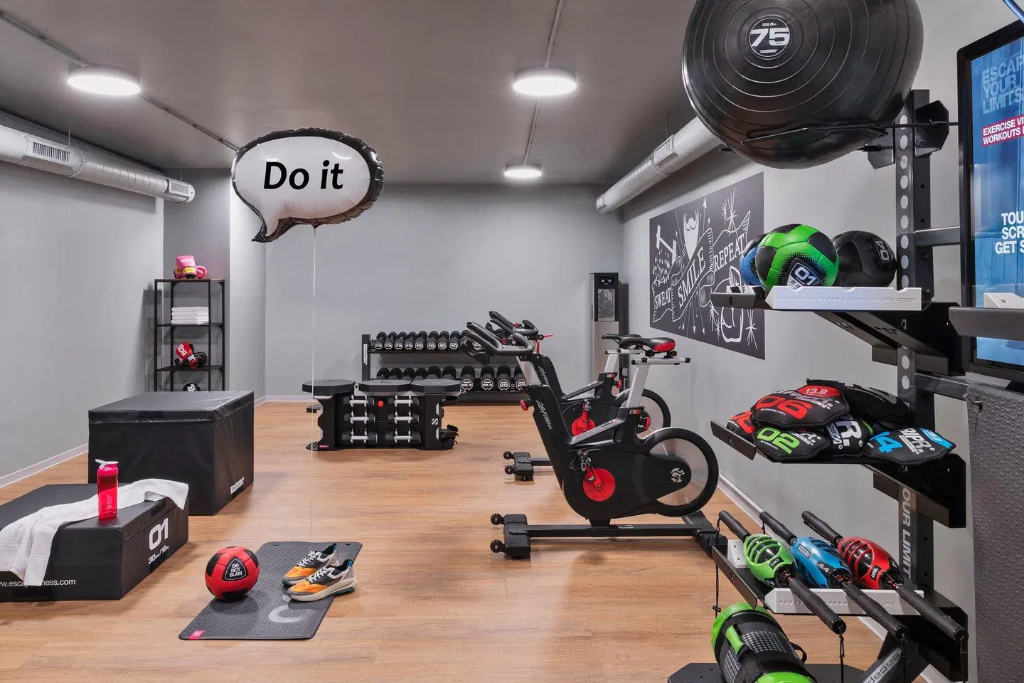 Moxy Hamburg City SPORTS_AND_LEISURE