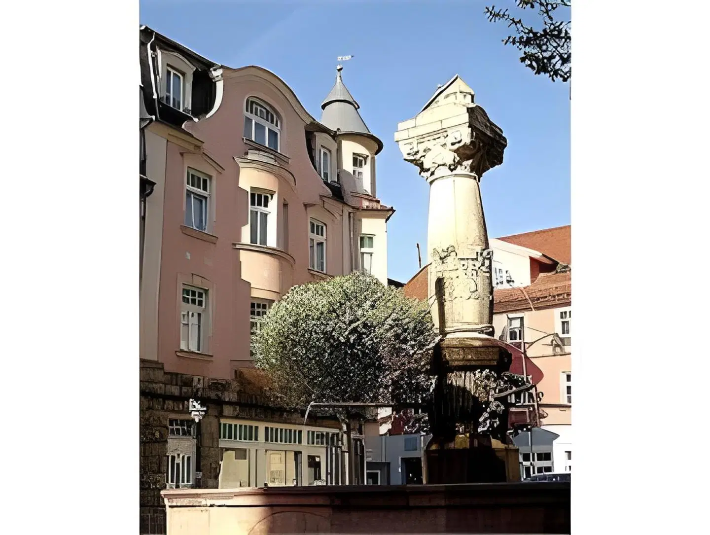 An der Kapelle EXTERIOR