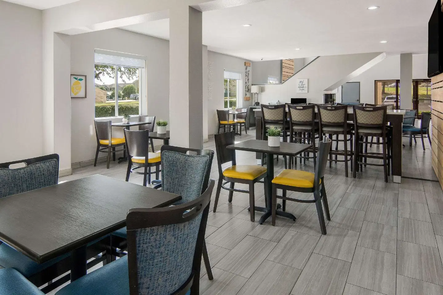 Quality Inn & Suites Roanoke - Fort Worth North Restaurant