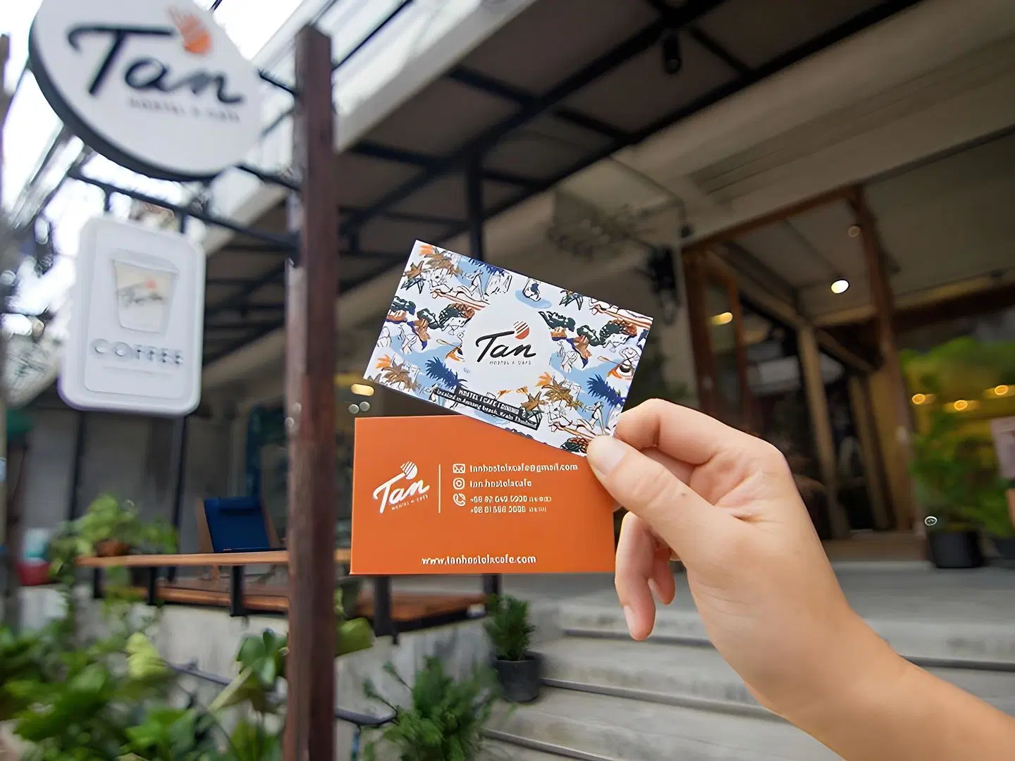 TAN Hostel x Cafe PEOPLE