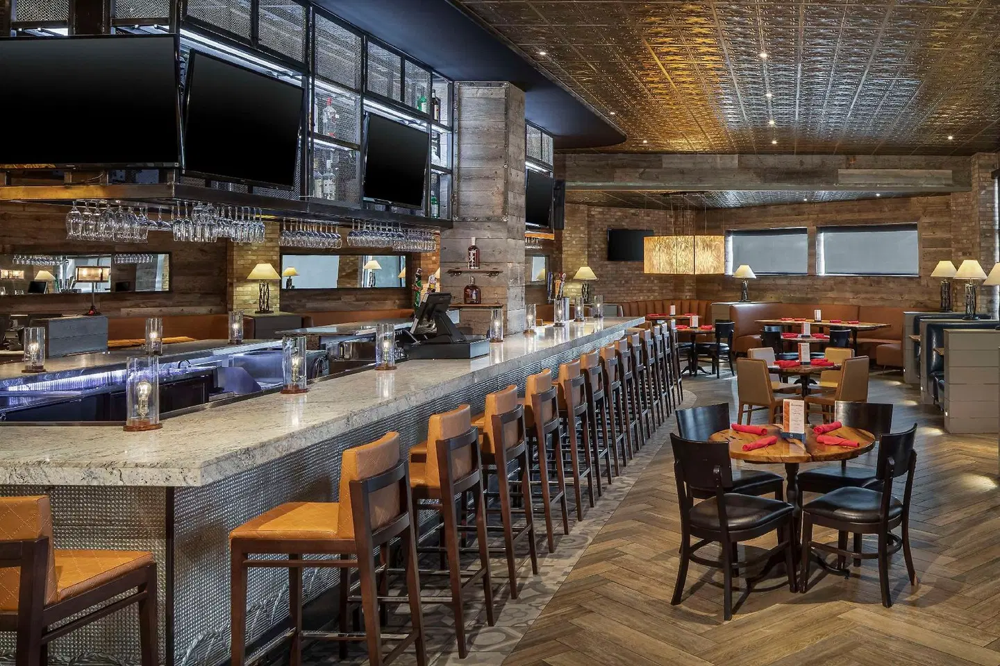 Hilton Arlington Bar
