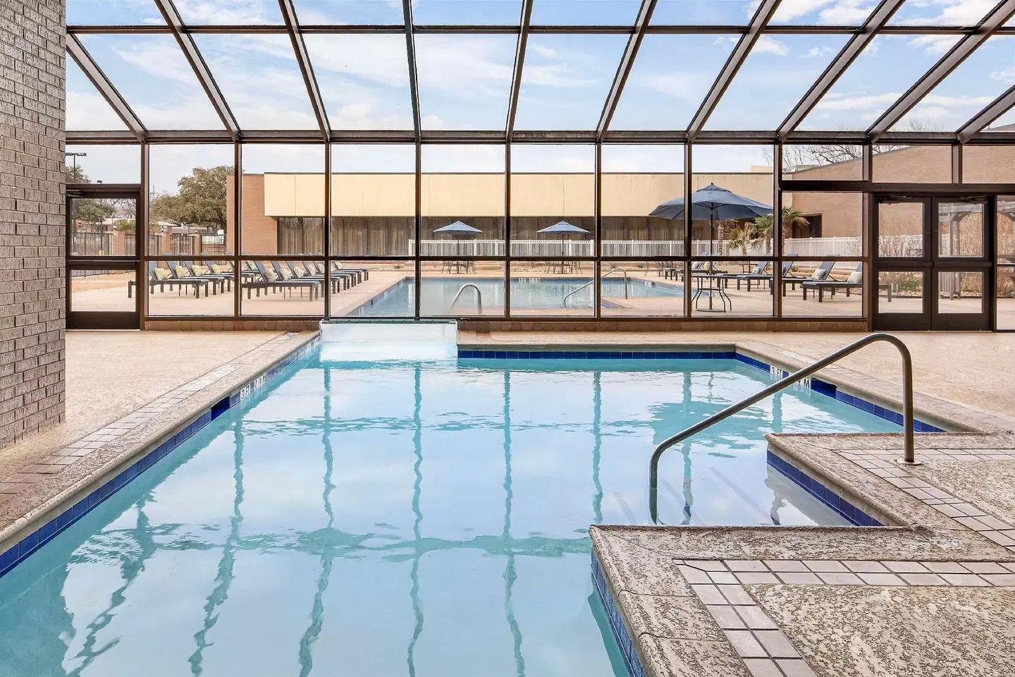 Hilton Arlington Hallenbad