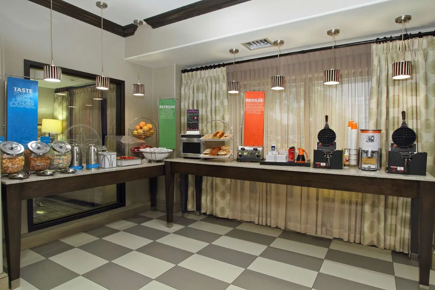 Hampton Inn Austin/Airport Area South Bar