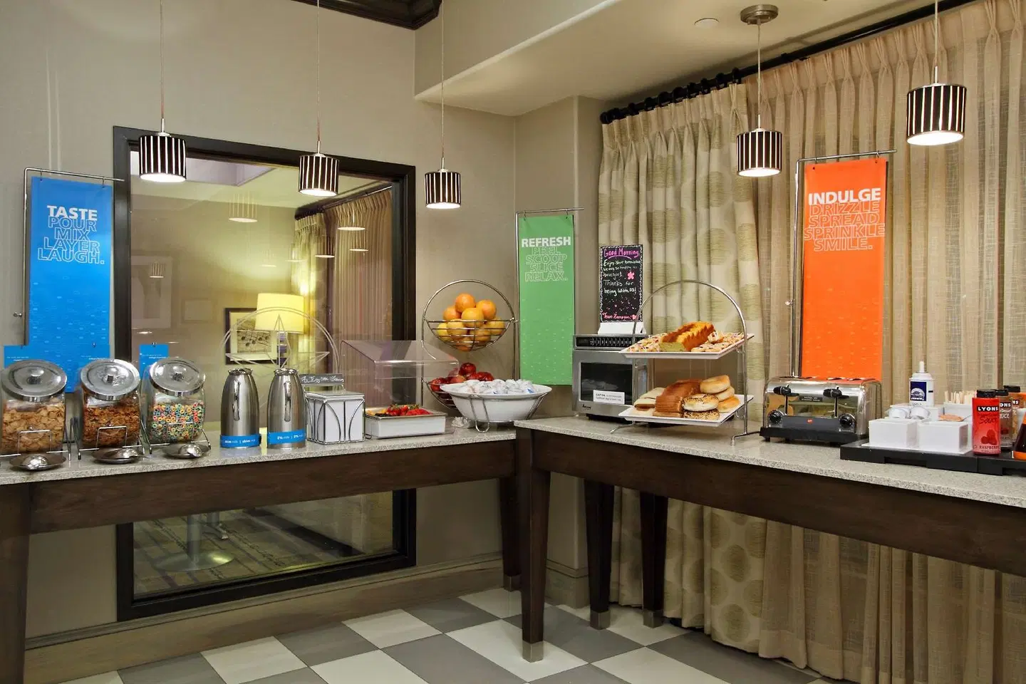 Hampton Inn Austin/Airport Area South Bar