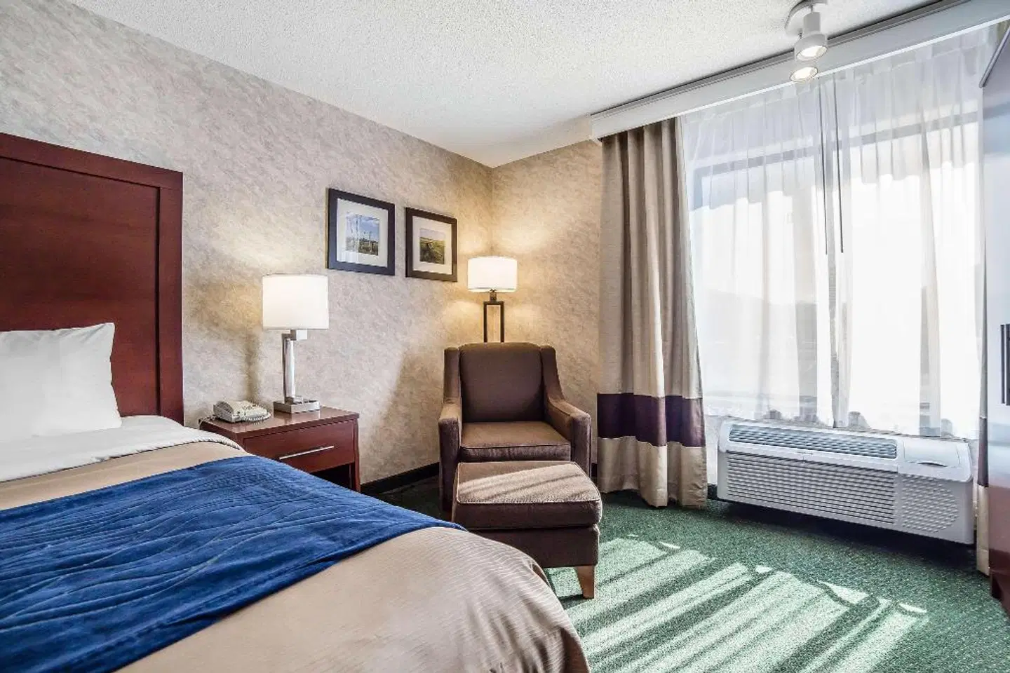 Yellowstone River Inn & Suites ROOM_EXAMPLE