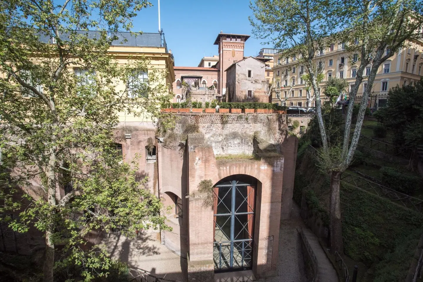 Roma 2B EXTERIOR