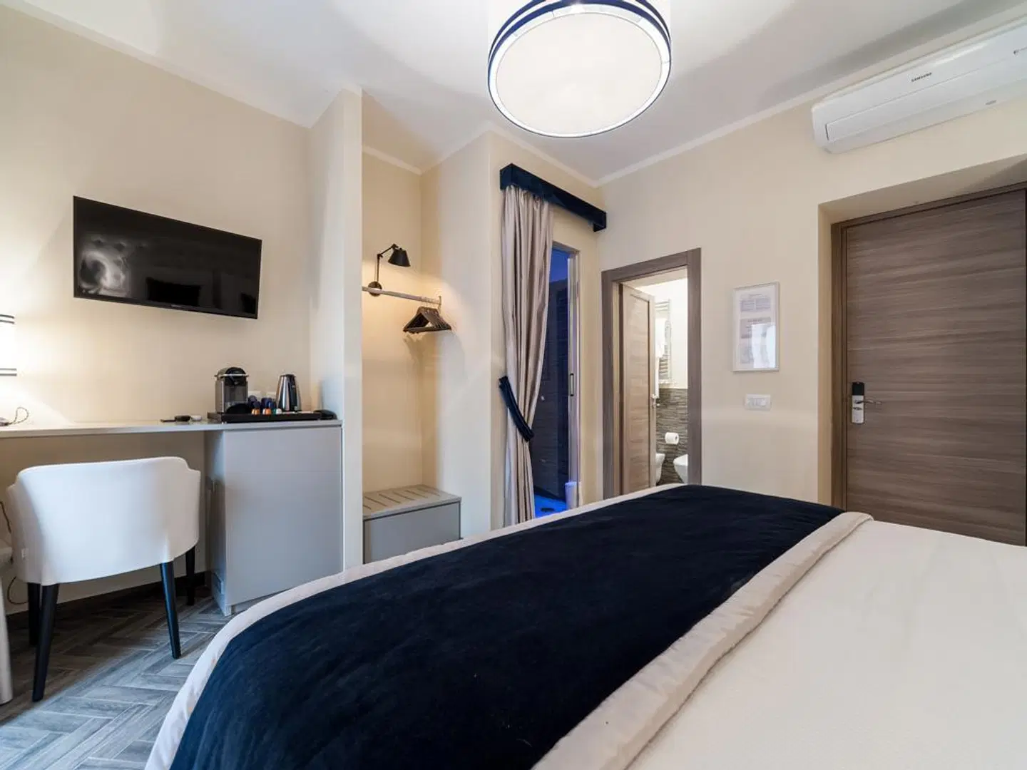 Foro Romano Luxury Suites ROOM_EXAMPLE