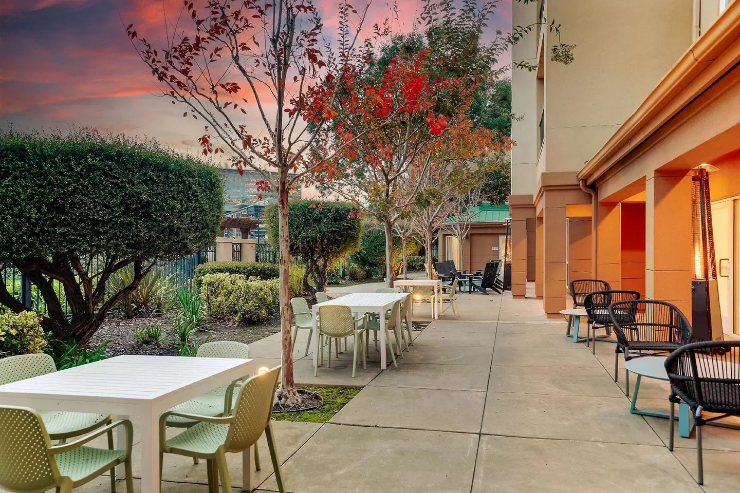 Sonesta Select San Francisco Airport Oyster Point Waterfront Terrasse