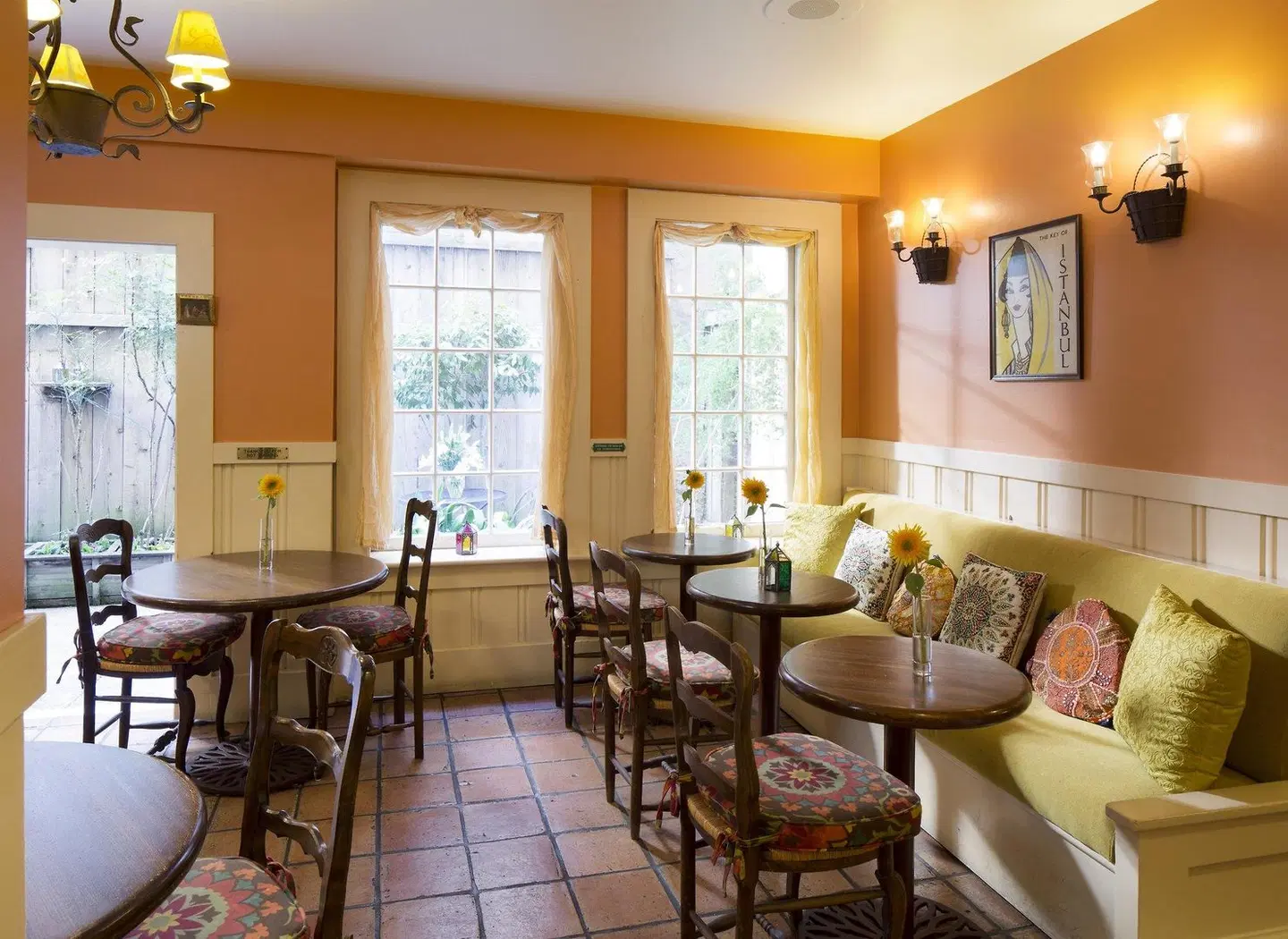 Petite Auberge Bar