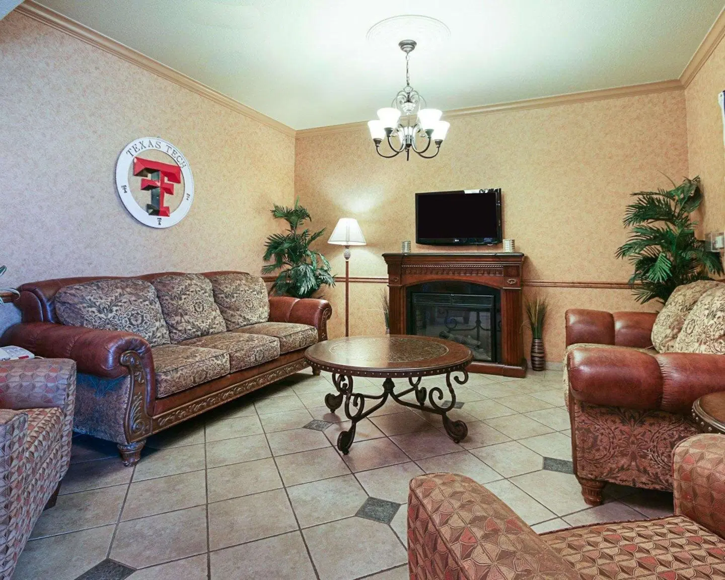 Comfort Inn & Suites ROOM_EXAMPLE