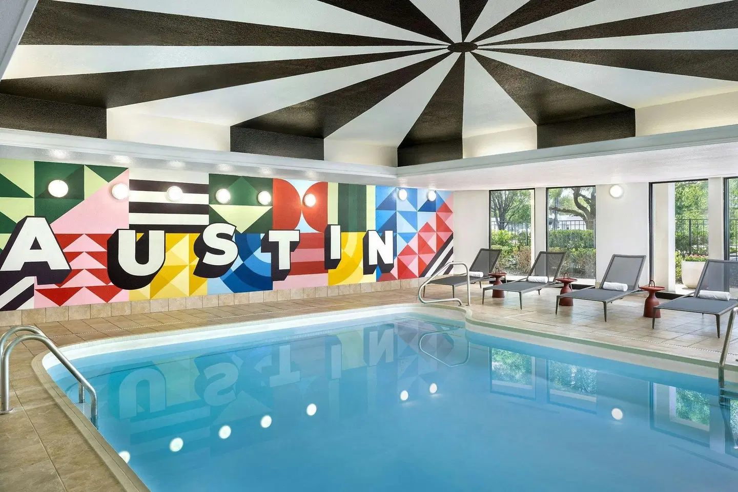 Courtyard by Marriott Austin South Hallenbad