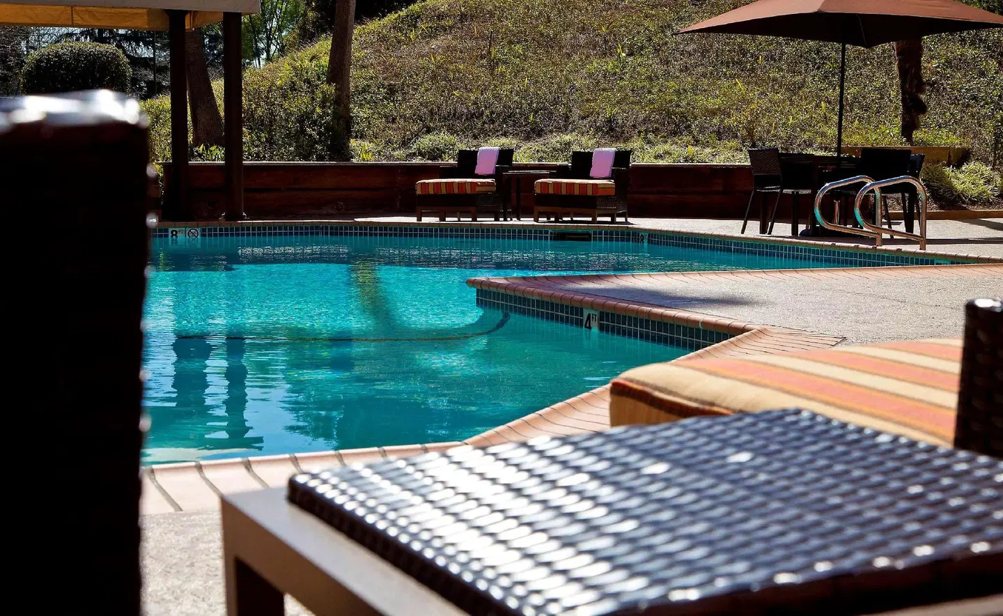 Hilton Concord OUTDOOR_POOL