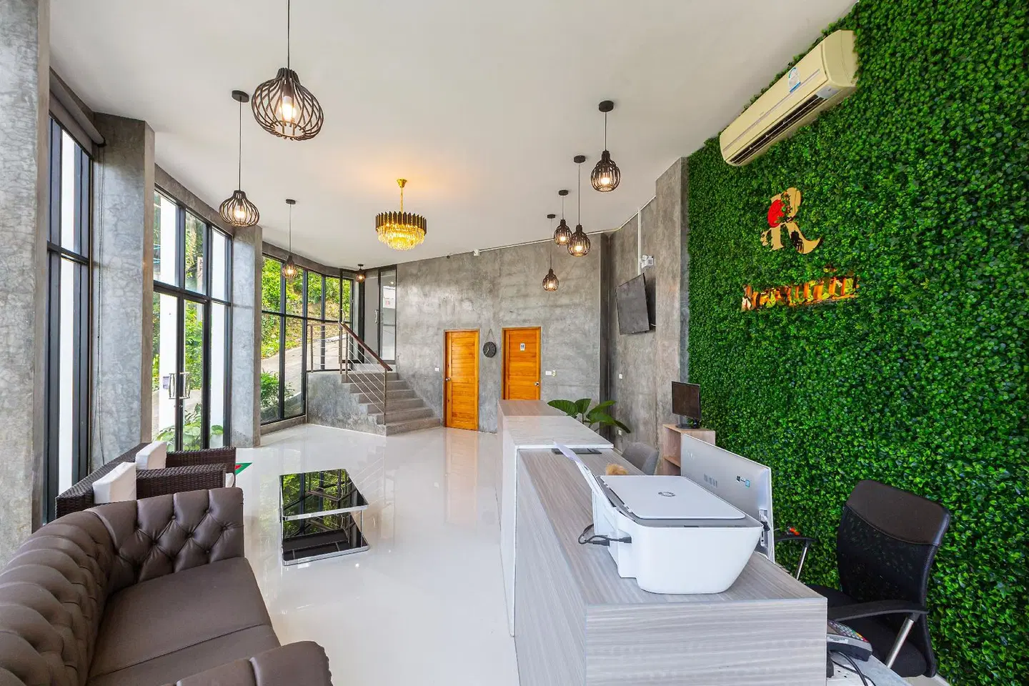 Rossarin Sea View Patong Badezimmer