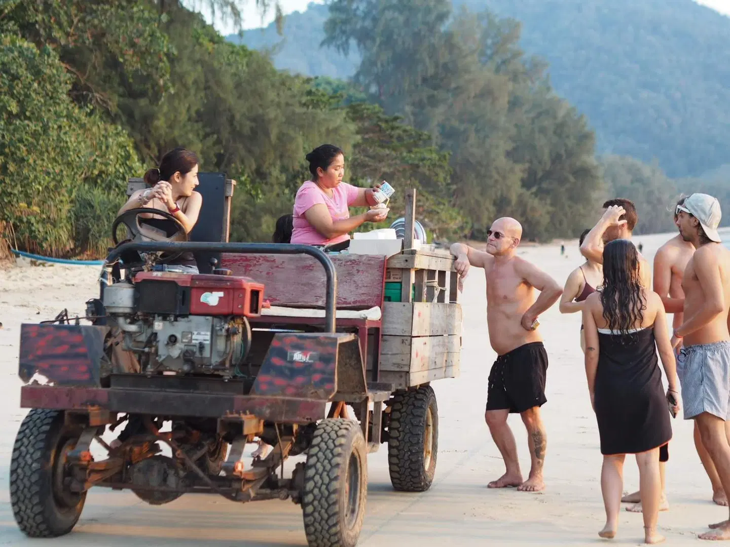 O Little Tent de Koh Chang PEOPLE