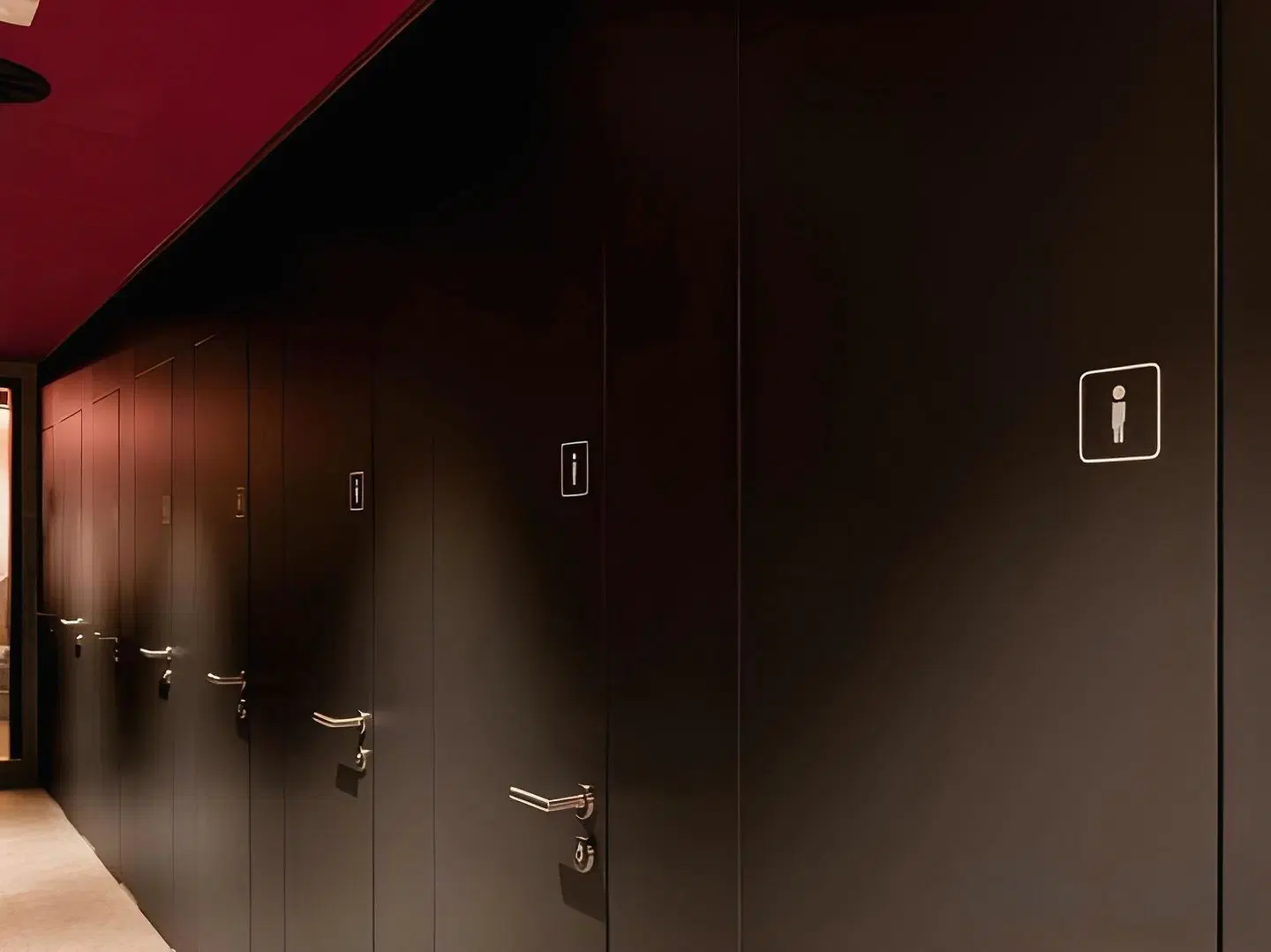Capsule Hotel - Alpine Garden Zurich Airport Badezimmer
