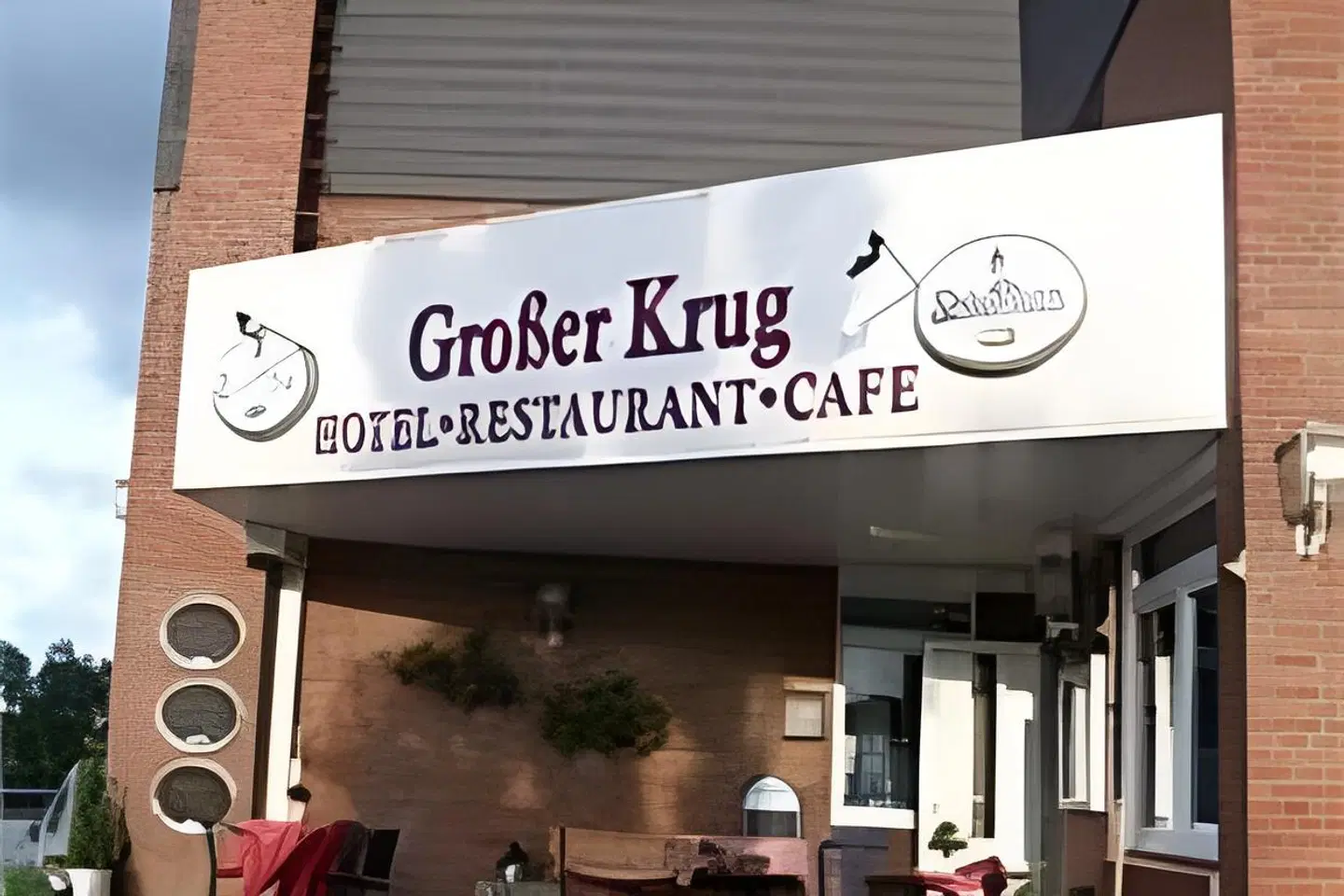 Großer Krug EXTERIOR