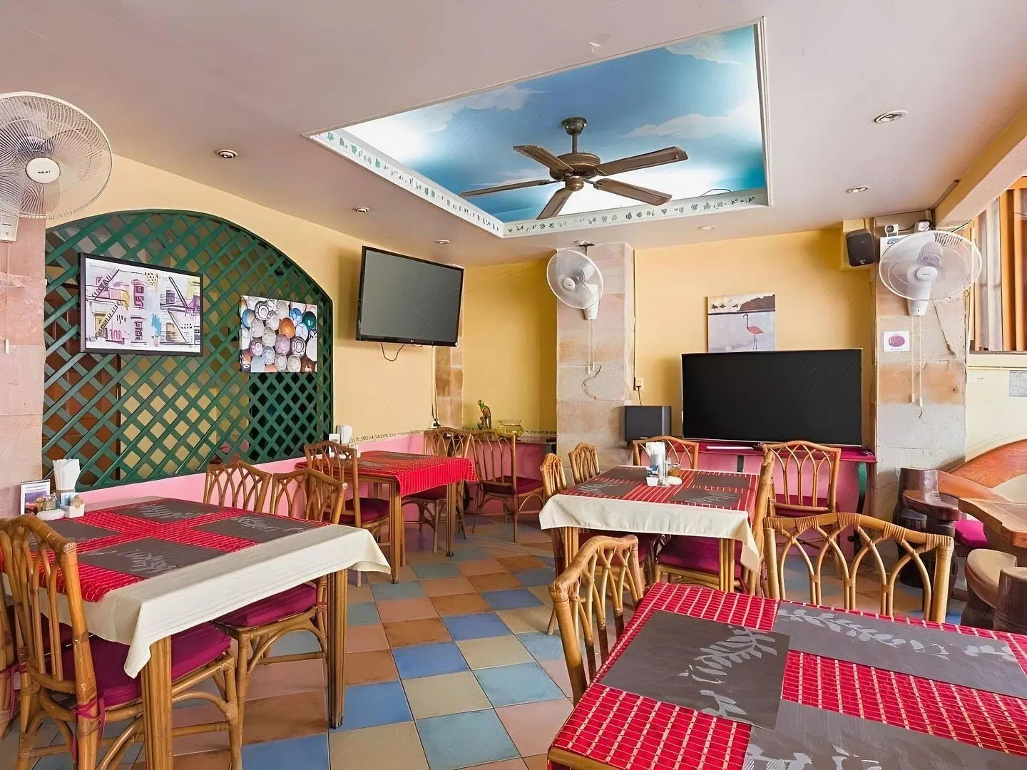 Summer Breeze Hotel Restaurant