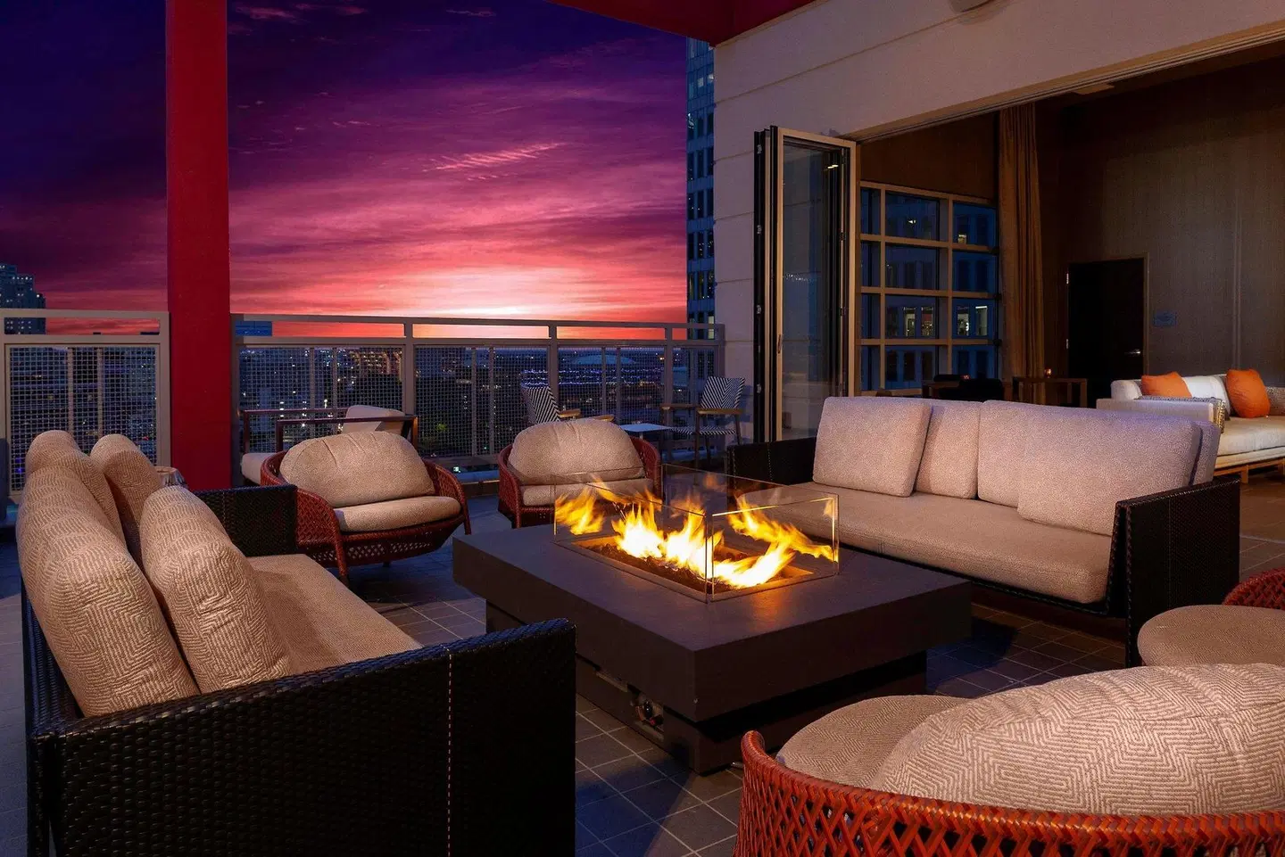 Courtyard by Marriott Dallas Downtown/Reunion District Terrasse
