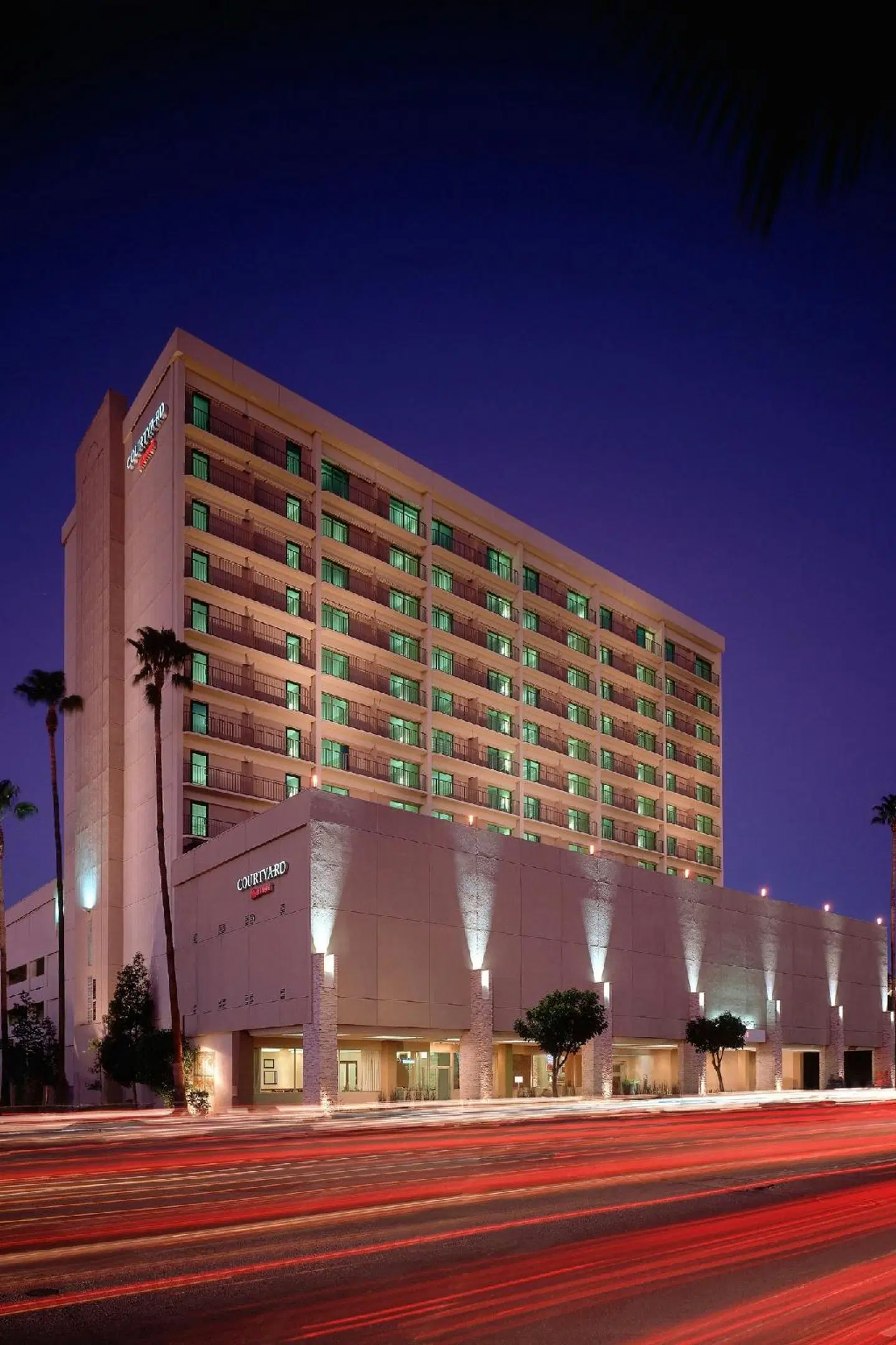 Courtyard by Marriott Los Angeles Sherman Oaks EXTERIOR