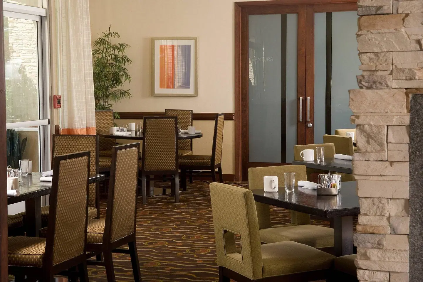 Courtyard by Marriott Los Angeles Sherman Oaks Restaurant