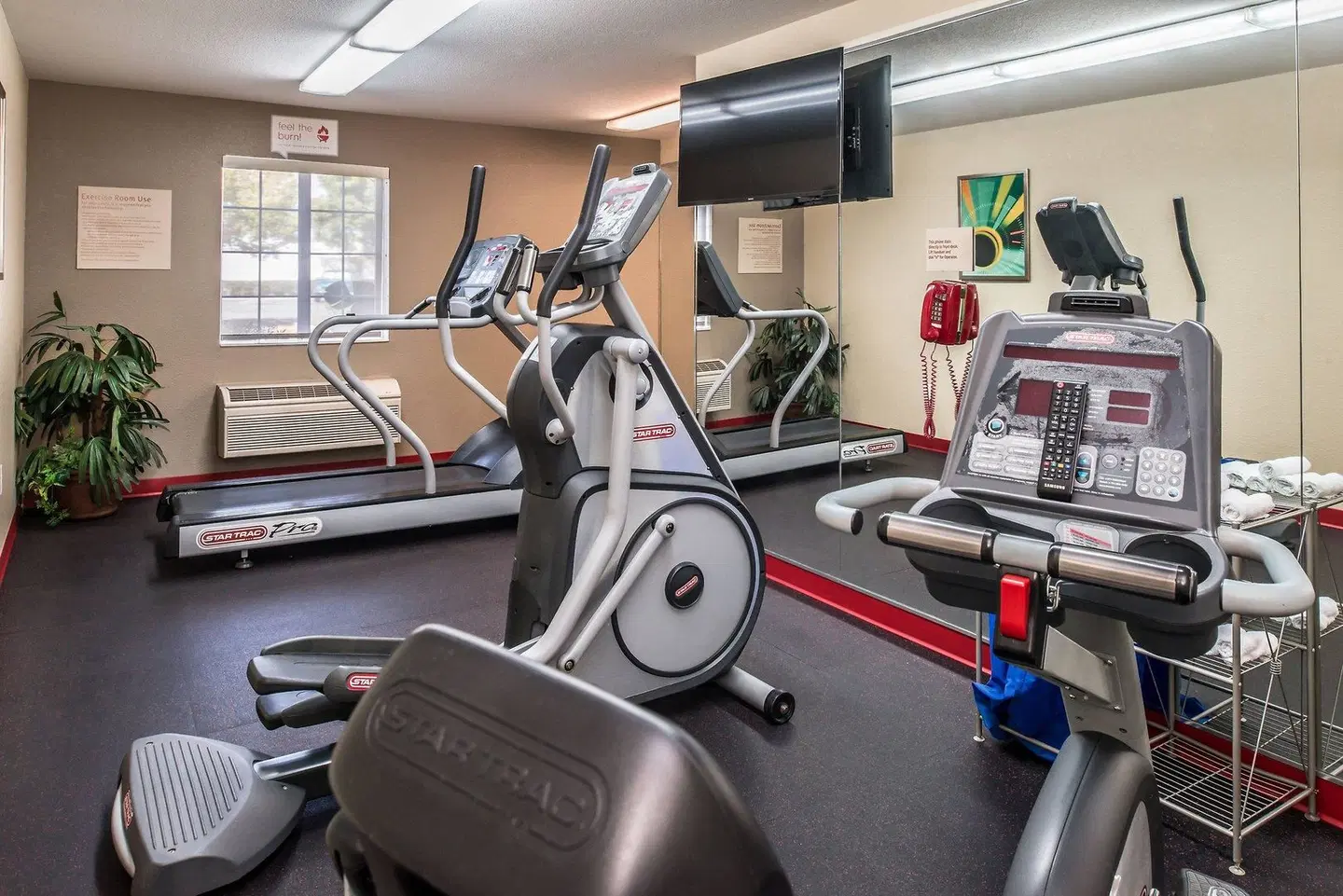 TownePlace Suites by Marriott Anaheim Maingate Near Angel Stadium SPORTS_AND_LEISURE