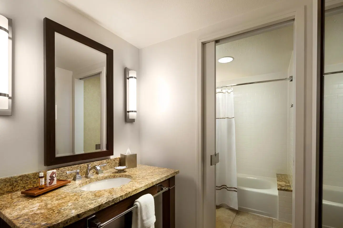 AT&T Hotel & Conference Center Badezimmer
