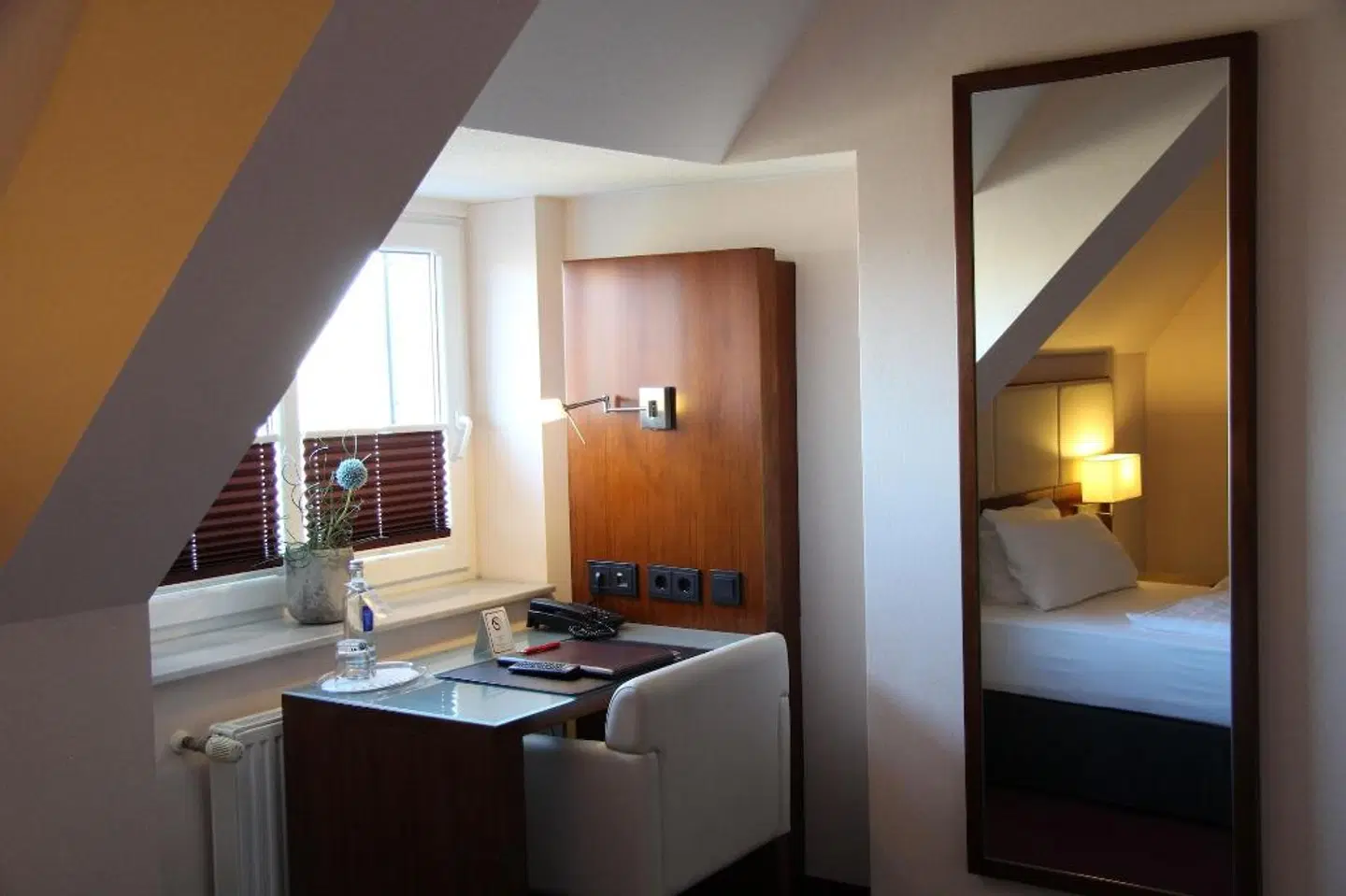 Adena ROOM_EXAMPLE