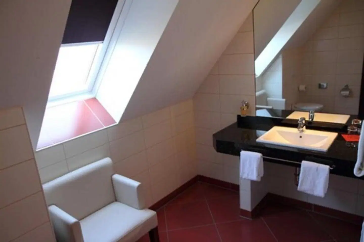 Adena ROOM_EXAMPLE