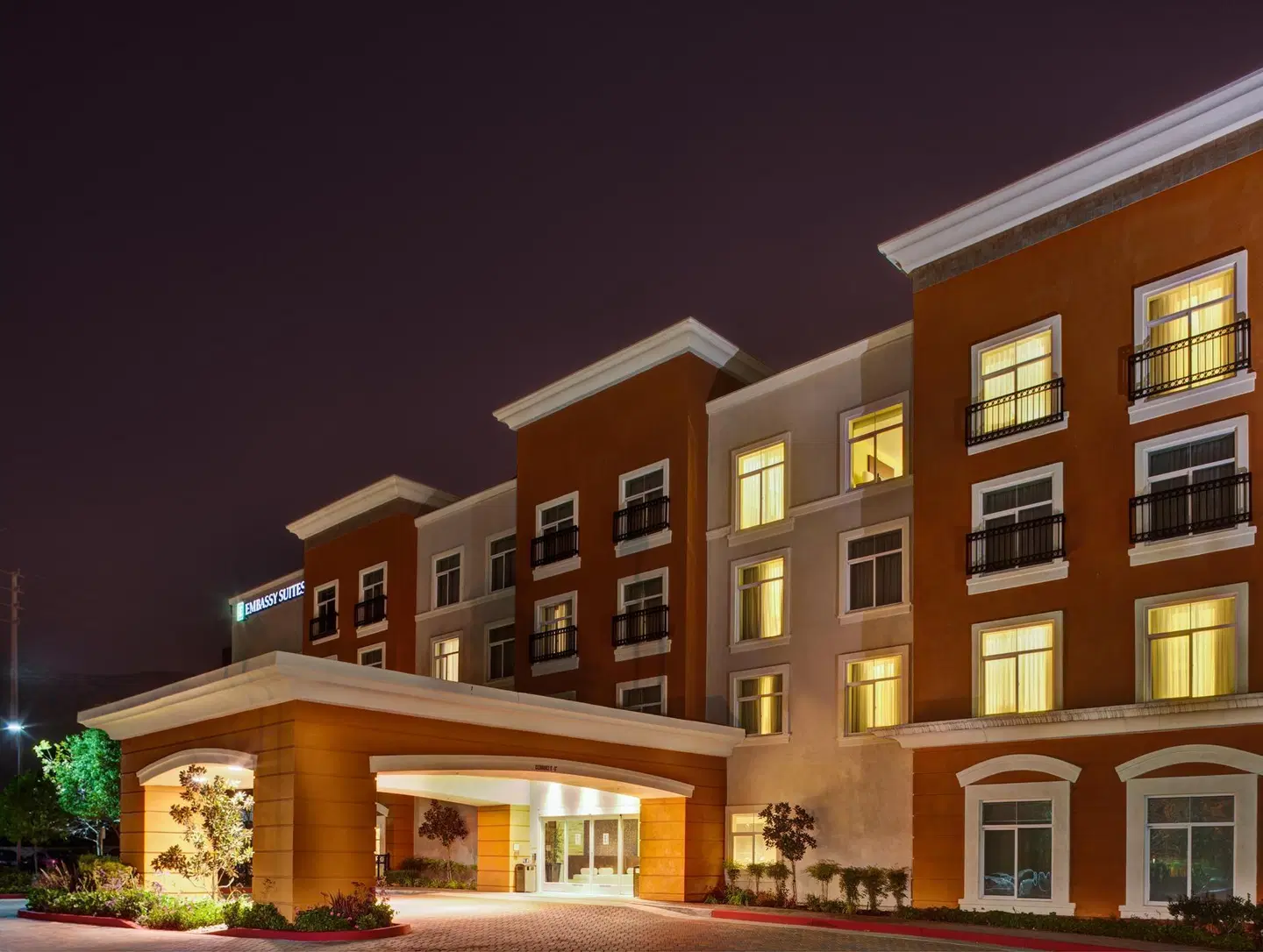 Embassy Suites by Hilton Valencia EXTERIOR