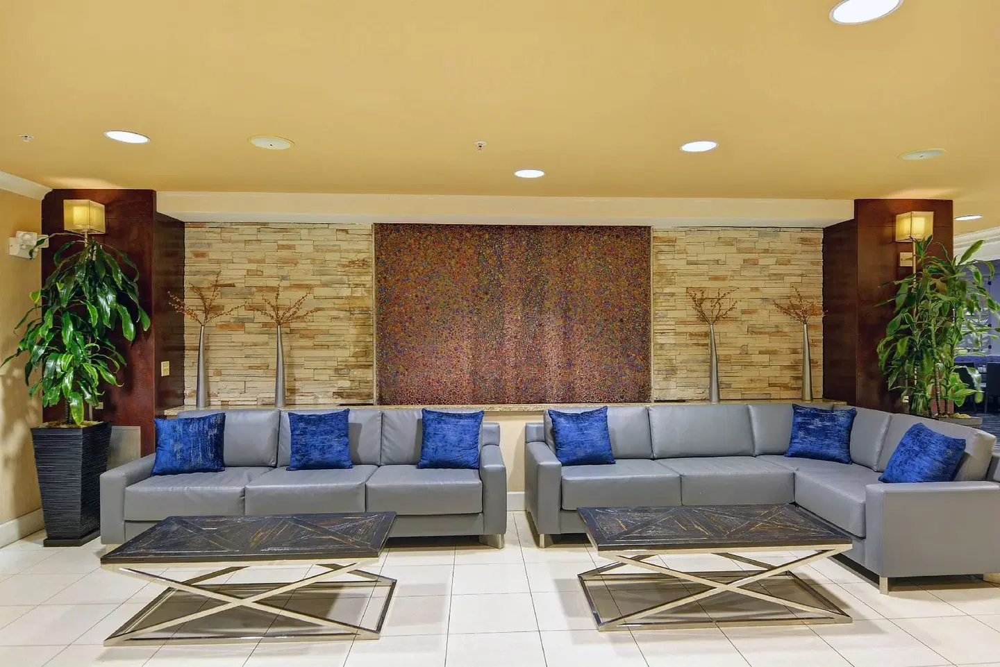 Embassy Suites by Hilton Valencia LOUNGE_LOBBY