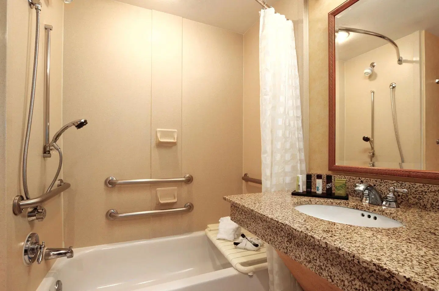 Embassy Suites by Hilton Dallas -Frisco/Hotel, Convention Center & Spa Badezimmer