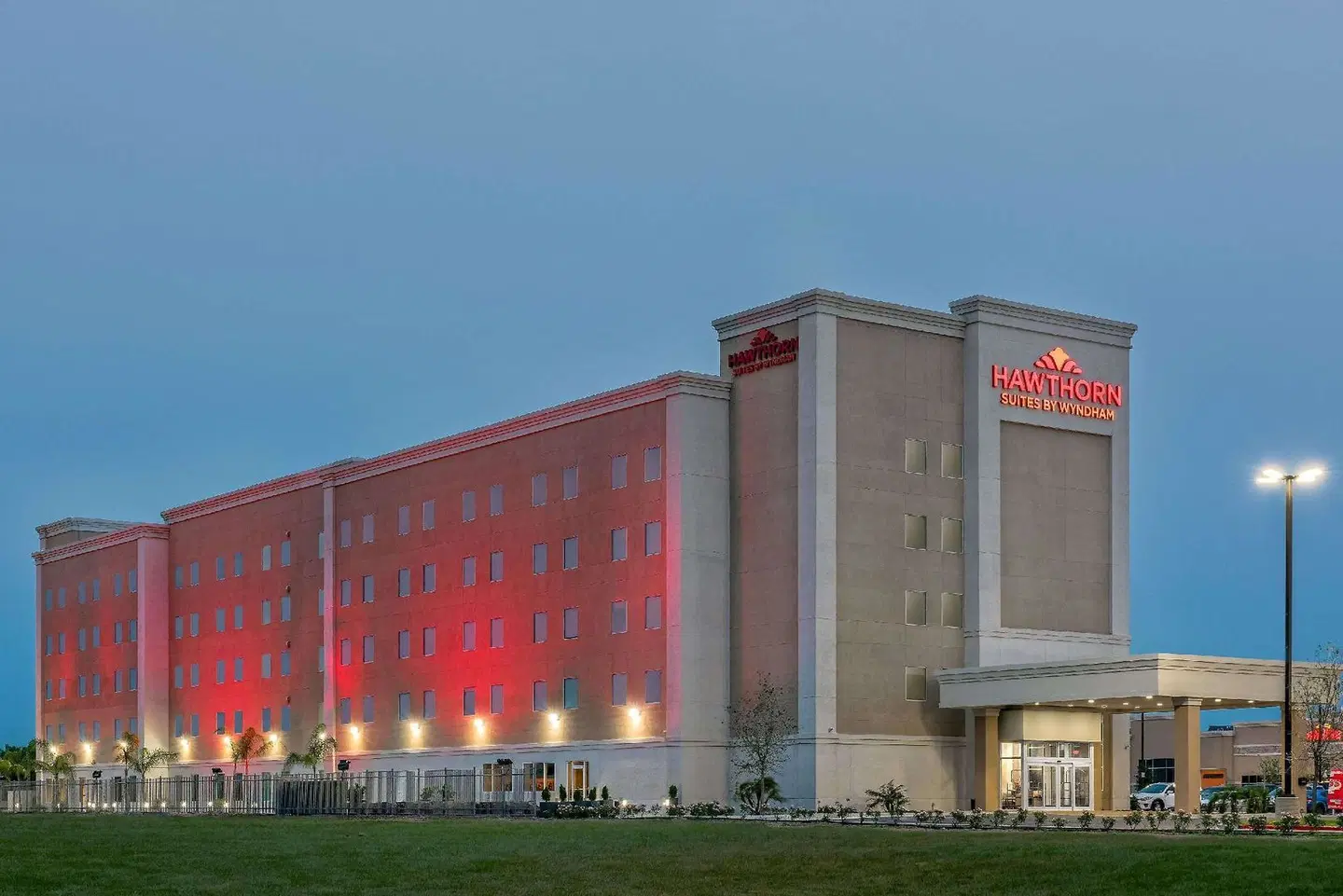 Hawthorn Suites by Wyndham McAllen EXTERIOR