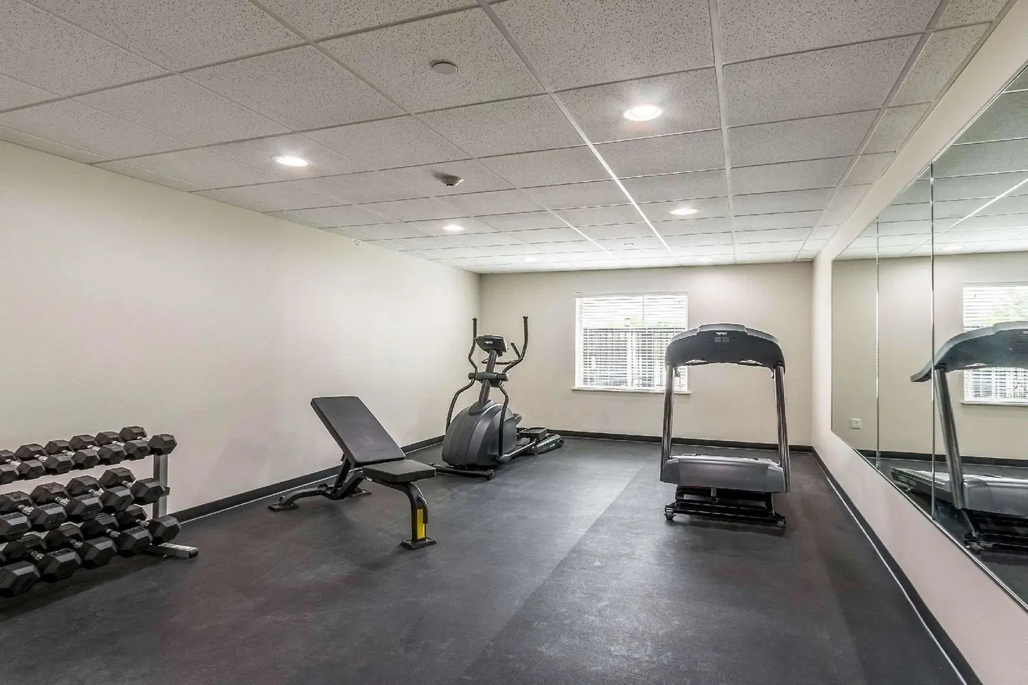 Sleep Inn & Suites SPORTS_AND_LEISURE