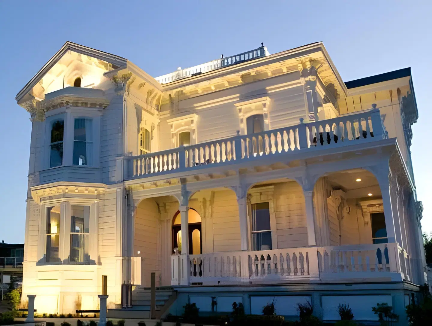 West Cliff Inn, A Four Sisters Inn EXTERIOR